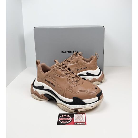 Size 40EU/7US- Balenciaga Triple S Sneaker Nude Beige🦂 NEW/RETAIL $1.1K!